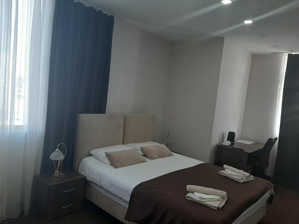 Hotel Usce Šabac Exteriör bild
